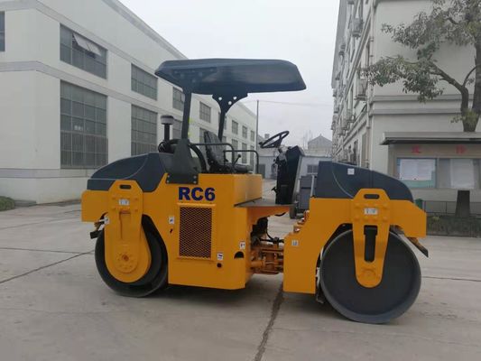 Marco articulado que vibra el solo rodillo 6000kg Mini Road Roller del tambor