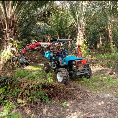 Tractor abierto del taxi para las plantaciones del aceite de palma con la velocidad de PTO 240-1340rpm y el neumático agrícola