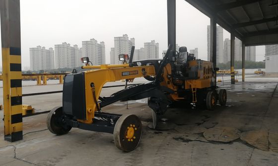 Graduador del motor de Cummins 6BT5.9 con la nivelación de las tierras de labrantío de la longitud 135HP de la cuchilla de 3658m m