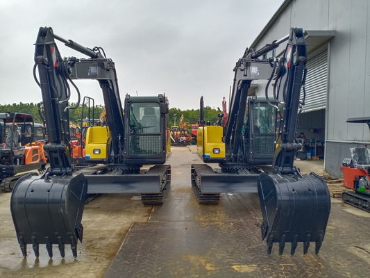 Excavadora hidráulica de rastreo confiable que alcanza una altura máxima de excavación de 7023 mm