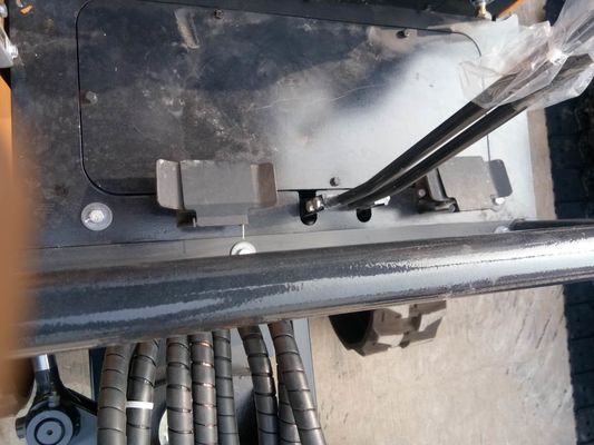 Profundidad de excavación máxima 2450 mm Pequeña excavadora de rastreo para la altura máxima de elevación de la hoja 240 mm