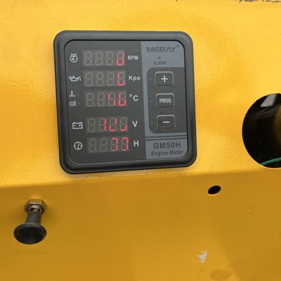 Tractor agrícola de la marca WEA08H para plantaciones de aceite de palma de Perú con dirección delantera