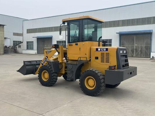 Potente cargador de cubos pequeños con una potencia nominal de 33 kW/2400 rpm y una distancia mínima de tierra de 267 mm